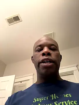 Snapshot of Bignc chatting on 10-08-25, 01:03 Bignc online show from 10-08-25, 01:03