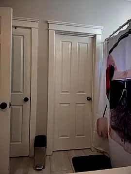 Snapshot of Bignc chatting on 10-15-25, 02:28 Bignc online show from 10-15-25, 02:28