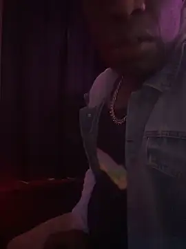 Snapshot of Bignc chatting on 10-18-25, 05:46 Bignc online show from 10-18-25, 05:46