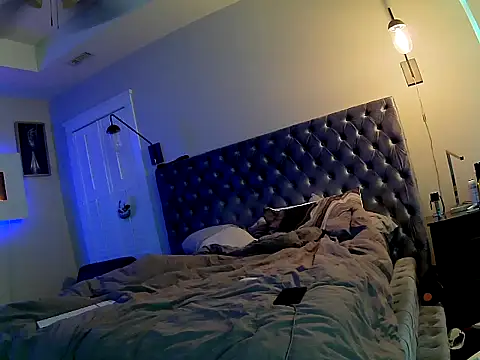 Snapshot of Bignc chatting on 10-19-25, 05:52 Bignc online show from 10-19-25, 05:52