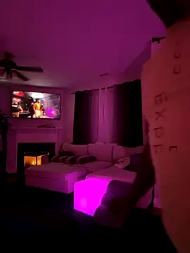 Snapshot of Bignc chatting on 10-22-25, 11:59 Bignc online show from 10-22-25, 11:59