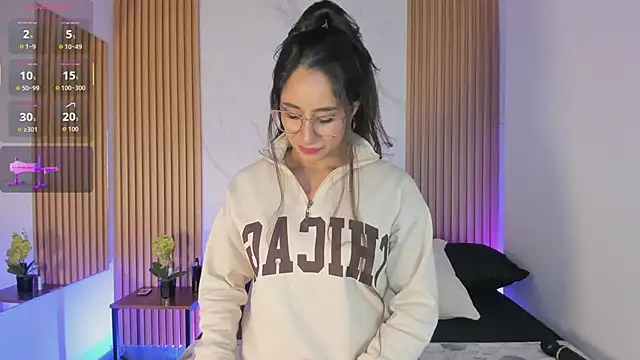 Snapshot of Julia_Martinez_ chatting on 02-24-26, 11:41 Julia Martinez online show from 02-24-26, 11:41