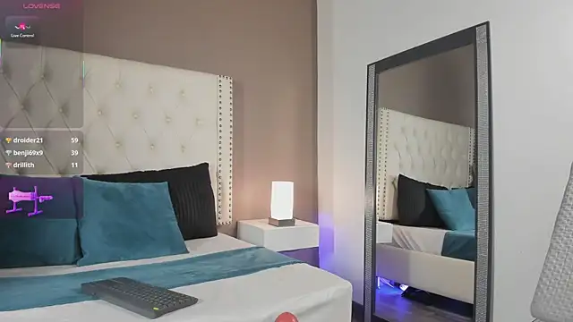 Snapshot of Julia_Martinez_ chatting on 07-28-26, 12:48 Julia Martinez online show from 07-28-26, 12:48
