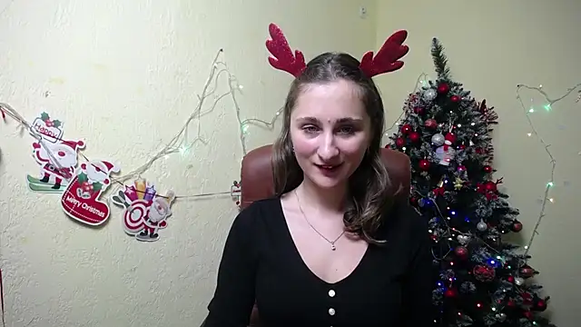 Snapshot of MichelLeee chatting on 12-25-24, 04:11 MichelLeee online show from 12-25-24, 04:11