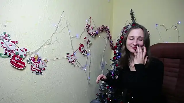 Snapshot of MichelLeee chatting on 12-26-24, 12:27 MichelLeee online show from 12-26-24, 12:27
