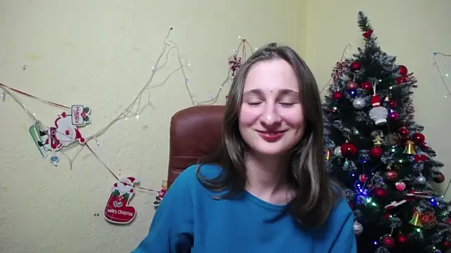 Snapshot of MichelLeee chatting on 12-30-24, 03:35 MichelLeee online show from 12-30-24, 03:35