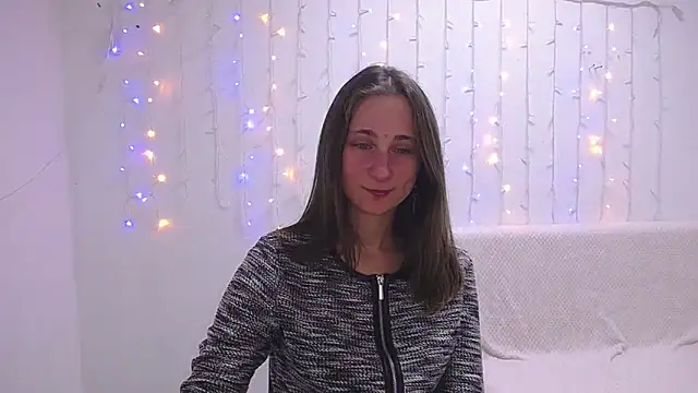 Snapshot of MichelLeee chatting on 01-17-25, 12:10 MichelLeee online show from 01-17-25, 12:10