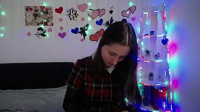 Snapshot of MichelLeee chatting on 01-21-25, 12:18 MichelLeee online show from 01-21-25, 12:18