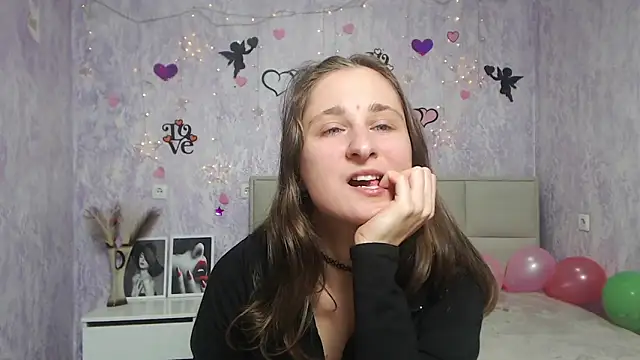 Snapshot of MichelLeee chatting on 01-31-25, 12:51 MichelLeee online show from 01-31-25, 12:51