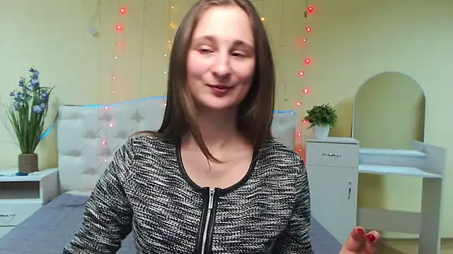 Snapshot of MichelLeee chatting on 02-03-25, 12:14 MichelLeee online show from 02-03-25, 12:14