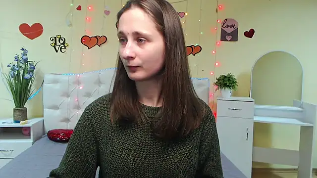 Snapshot of MichelLeee chatting on 02-11-25, 12:05 MichelLeee online show from 02-11-25, 12:05