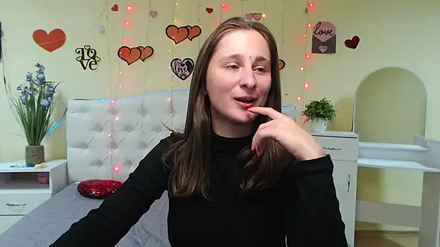 Snapshot of MichelLeee chatting on 02-12-25, 03:16 MichelLeee online show from 02-12-25, 03:16