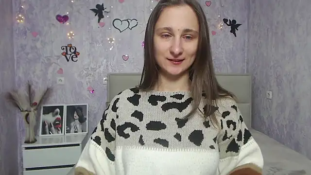 Snapshot of MichelLeee chatting on 02-15-25, 12:11 MichelLeee online show from 02-15-25, 12:11