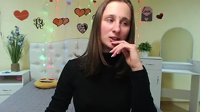 Snapshot of MichelLeee chatting on 02-18-25, 03:43 MichelLeee online show from 02-18-25, 03:43