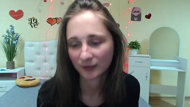Snapshot of MichelLeee chatting on 02-19-25, 03:38 MichelLeee online show from 02-19-25, 03:38