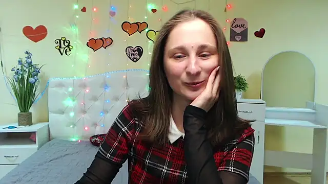 Snapshot of MichelLeee chatting on 02-28-25, 12:09 MichelLeee online show from 02-28-25, 12:09