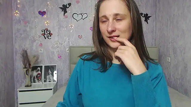 Snapshot of MichelLeee chatting on 03-03-25, 12:16 MichelLeee online show from 03-03-25, 12:16