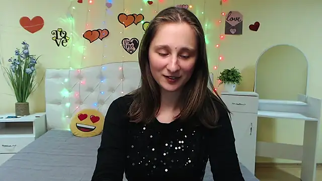 Snapshot of MichelLeee chatting on 03-05-25, 03:18 MichelLeee online show from 03-05-25, 03:18