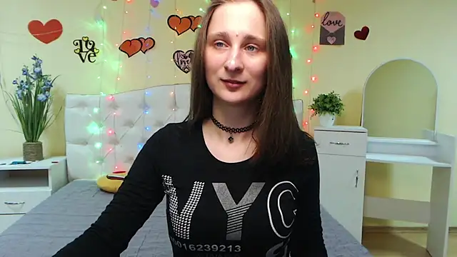 Snapshot of MichelLeee chatting on 03-06-25, 12:09 MichelLeee online show from 03-06-25, 12:09
