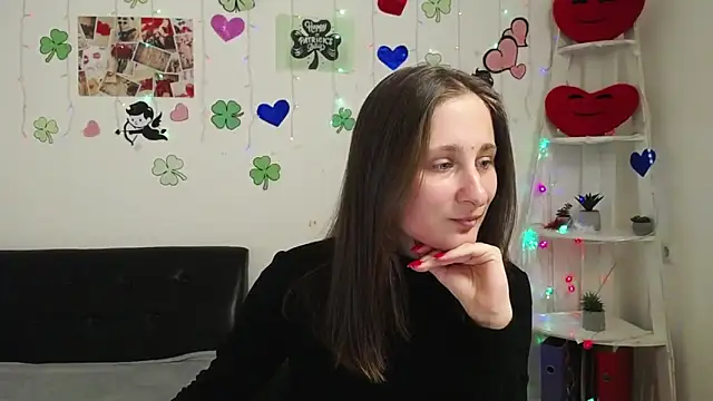 Snapshot of MichelLeee chatting on 03-18-25, 12:03 MichelLeee online show from 03-18-25, 12:03