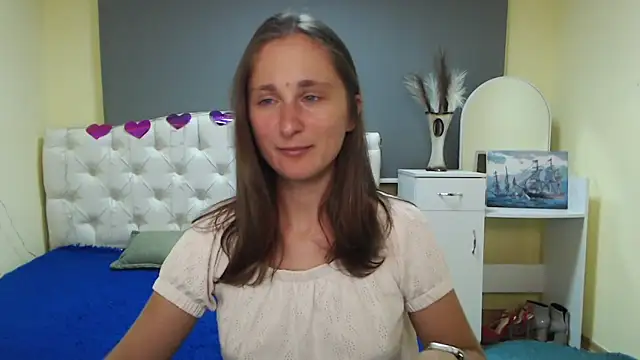 Snapshot of MichelLeee chatting on 09-22-25, 11:12 MichelLeee online show from 09-22-25, 11:12