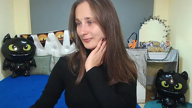 Snapshot of MichelLeee chatting on 10-22-25, 11:10 MichelLeee online show from 10-22-25, 11:10