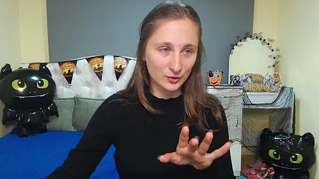 Snapshot of MichelLeee chatting on 10-30-25, 12:17 MichelLeee online show from 10-30-25, 12:17