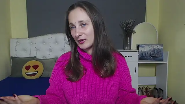 Snapshot of MichelLeee chatting on 11-10-25, 12:26 MichelLeee online show from 11-10-25, 12:26