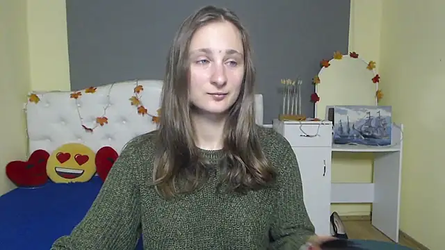 Snapshot of MichelLeee chatting on 11-13-25, 12:26 MichelLeee online show from 11-13-25, 12:26