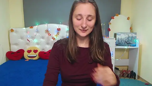 Snapshot of MichelLeee chatting on 11-17-25, 12:11 MichelLeee online show from 11-17-25, 12:11