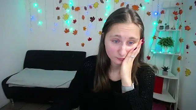 Snapshot of MichelLeee chatting on 11-25-25, 12:38 MichelLeee online show from 11-25-25, 12:38