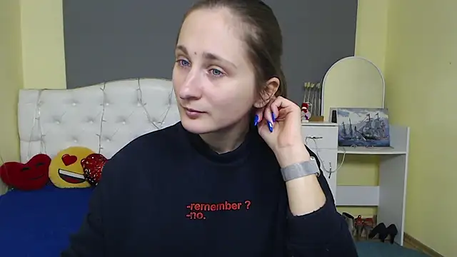 Snapshot of MichelLeee chatting on 12-03-25, 12:14 MichelLeee online show from 12-03-25, 12:14