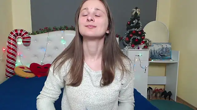 Snapshot of MichelLeee chatting on 12-20-25, 12:23 MichelLeee online show from 12-20-25, 12:23