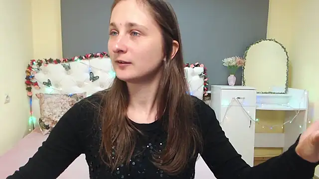 Snapshot of MichelLeee chatting on 03-02-26, 12:23 MichelLeee online show from 03-02-26, 12:23