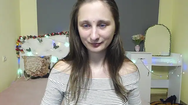 Snapshot of MichelLeee chatting on 03-05-26, 12:12 MichelLeee online show from 03-05-26, 12:12