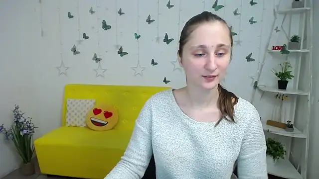 Snapshot of MichelLeee chatting on 03-06-26, 12:12 MichelLeee online show from 03-06-26, 12:12