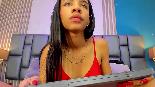 Snapshot of AshleyHill2 chatting on 02-21-25, 06:51 AshleyHill2 online show from 02-21-25, 06:51