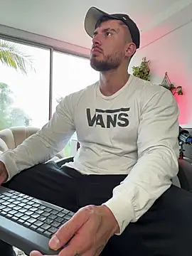 DimitriSullivan  online show from 12-05-25, 01:42