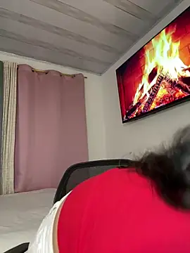 Snapshot of Lady_Rey chatting on 11-28-25, 11:07 Lady Rey online show from 11-28-25, 11:07