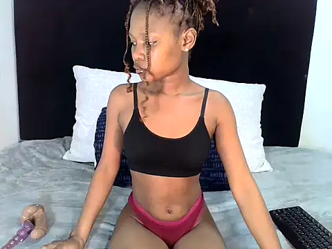 Snapshot of RayaBae chatting on 02-20-26, 10:10 RayaBae online show from 02-20-26, 10:10