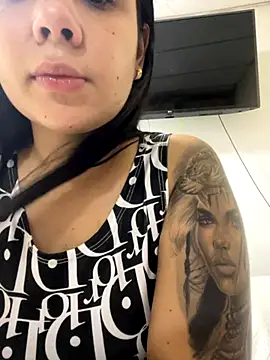 Snapshot of Leyna_Kenet chatting on 11-27-25, 03:14 Leyna Kenet online show from 11-27-25, 03:14