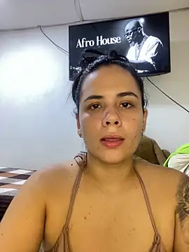 Snapshot of Leyna_Kenet chatting on 12-15-25, 12:48 Leyna Kenet online show from 12-15-25, 12:48