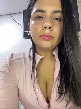 Snapshot of Leyna_Kenet chatting on 02-15-26, 11:34 Leyna Kenet online show from 02-15-26, 11:34