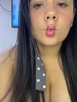 Snapshot of Leyna_Kenet chatting on 02-19-26, 09:22 Leyna Kenet online show from 02-19-26, 09:22