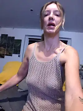 Snapshot of Ana-ya16 chatting on 09-27-25, 05:01 Ana-ya16 online show from 09-27-25, 05:01