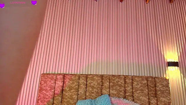 Snapshot of tiffany_johnson11 chatting on 10-21-25, 07:47 tiffany johnson11 online show from 10-21-25, 07:47