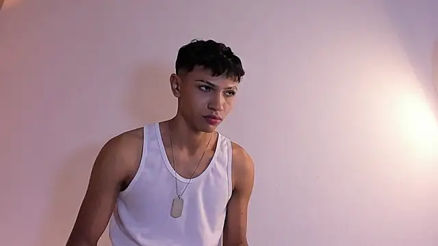 Snapshot of im_sebaslopez chatting on 01-26-25, 03:25 im sebaslopez online show from 01-26-25, 03:25