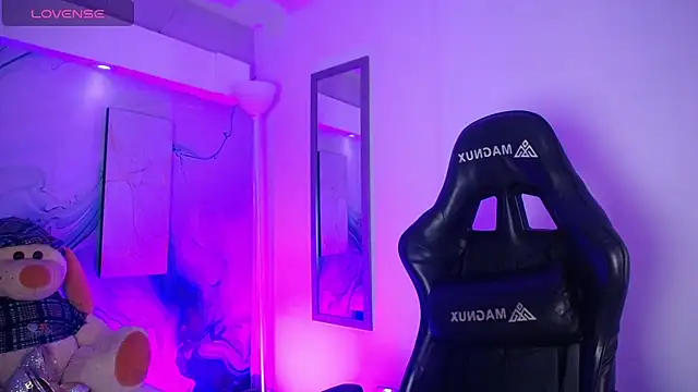 Aniie Doll online show from 04-28-26, 08:36