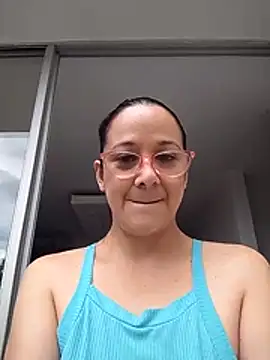 nicolle milf1978 online show from 06-06-26, 12:54