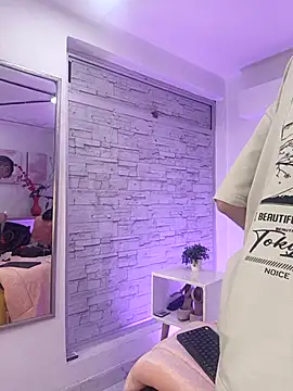 Noah Xitruxx online show from 10-17-25, 03:20